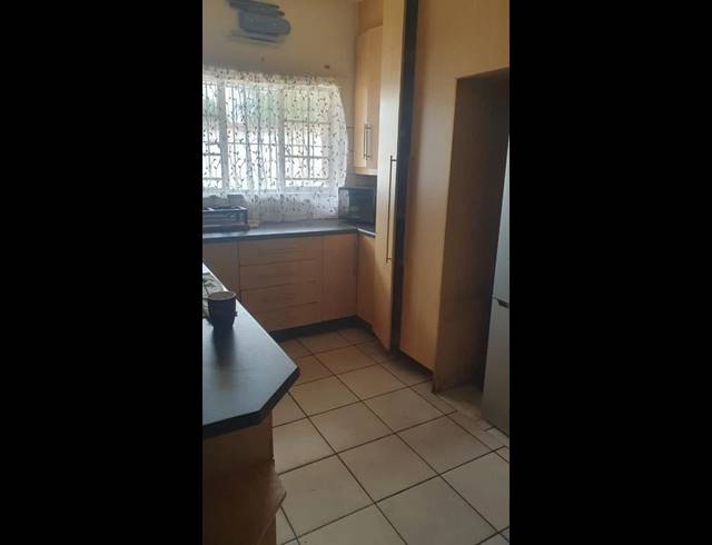 2 BEDROOM APARTMENT FOR SALE IN WYCHWOOD